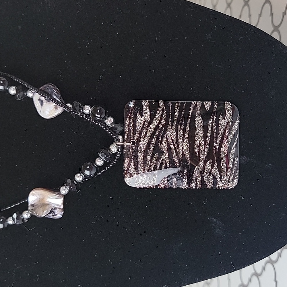 18IN HandCrafted Twist A Bead Zebr Print Necklace